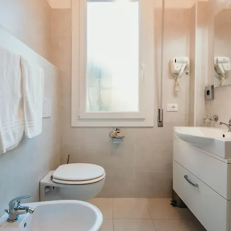 Al 13 Blu - Lakeside Leisure & Business Stresa