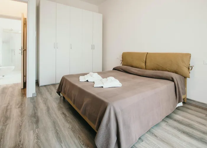 Al 13 - Lakeside Leisure & Business Apartment *