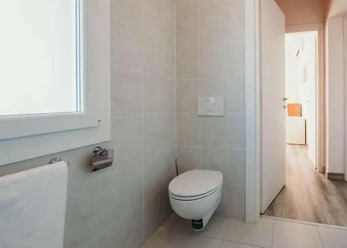 Al 13 - Lakeside Leisure & Business Daire *