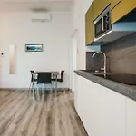 Al 13 - Lakeside Leisure & Business * Stresa